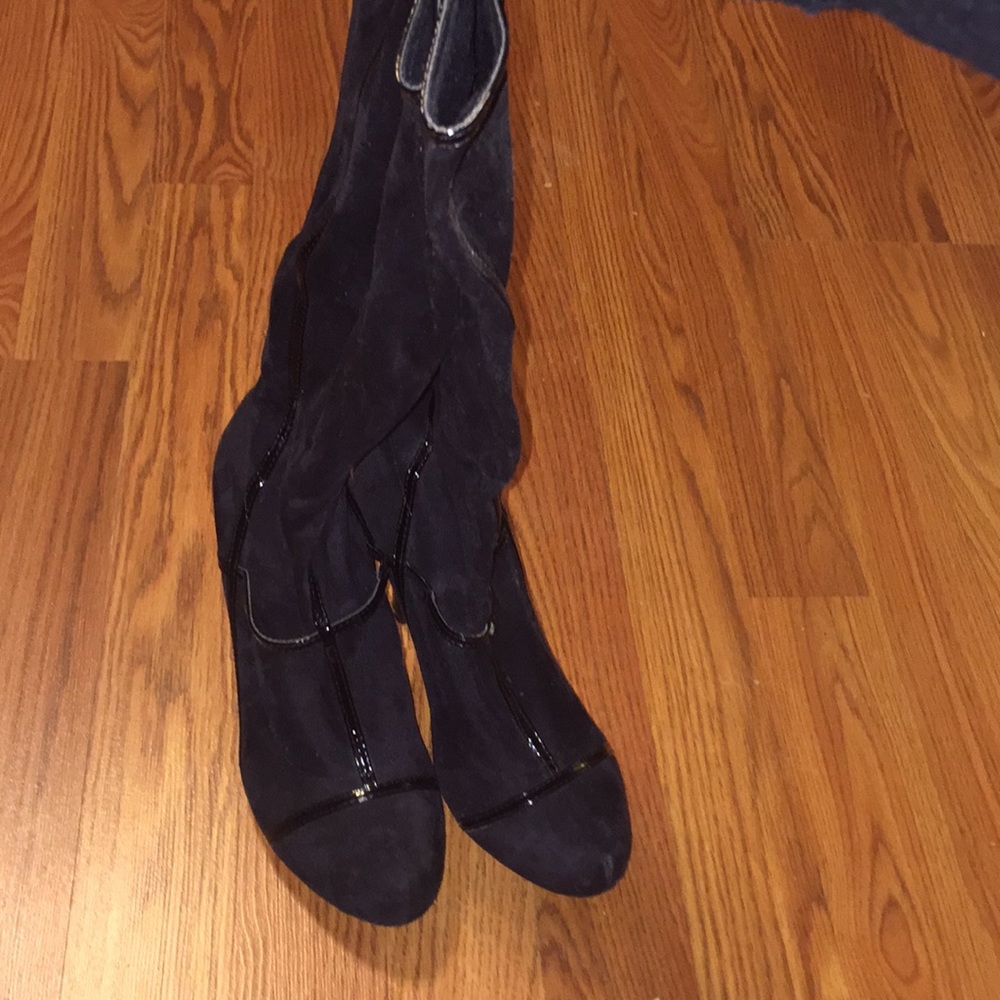 Black suede and patten leather strip boots.